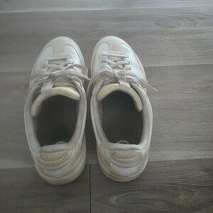 Lulu Lemon City verse US 7